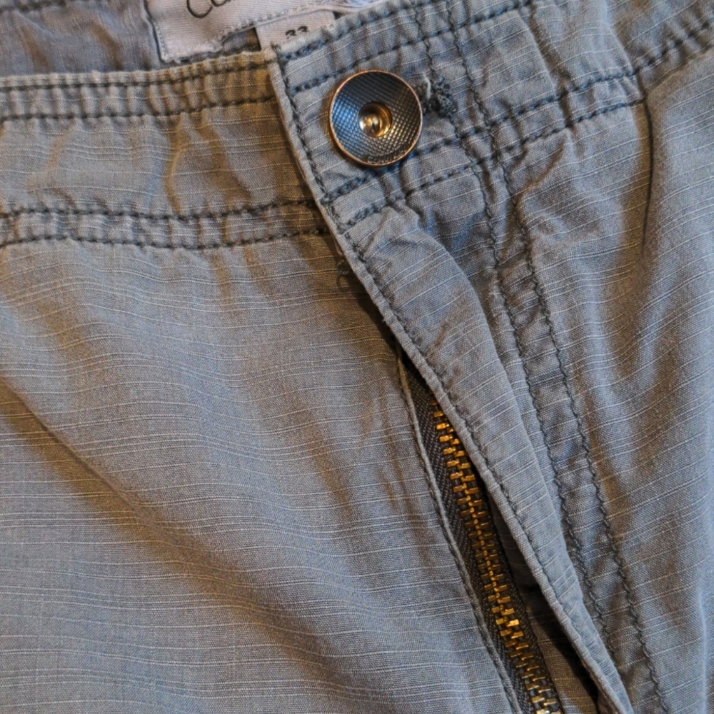 Calvin Klein cargo shorts - Picture 3 of 8